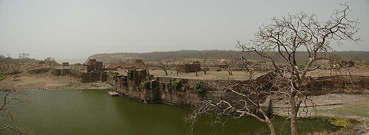 The royal bathing ghat inside Ranthambore Fort