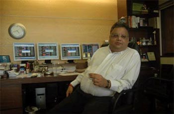 Rakesh Jhunjhunwala Stock Portfolio Suffers Loss Of Rs. 316 crores